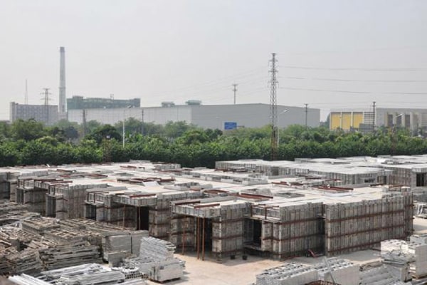Trial assembly of aluminum formwork in factory (Large surface).